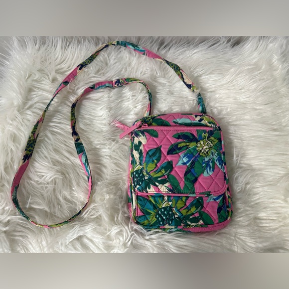 Vera Bradley Handbags - Vera Bradley Mini Hipster Crossbody Tropical Paradise Pink/Green Bag 🌸🌸🩷used